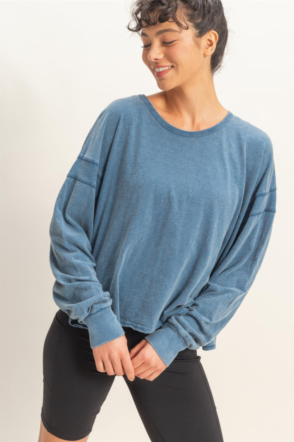 Longsleeve mit offenem Rücken und Cross-Detail, navyblau