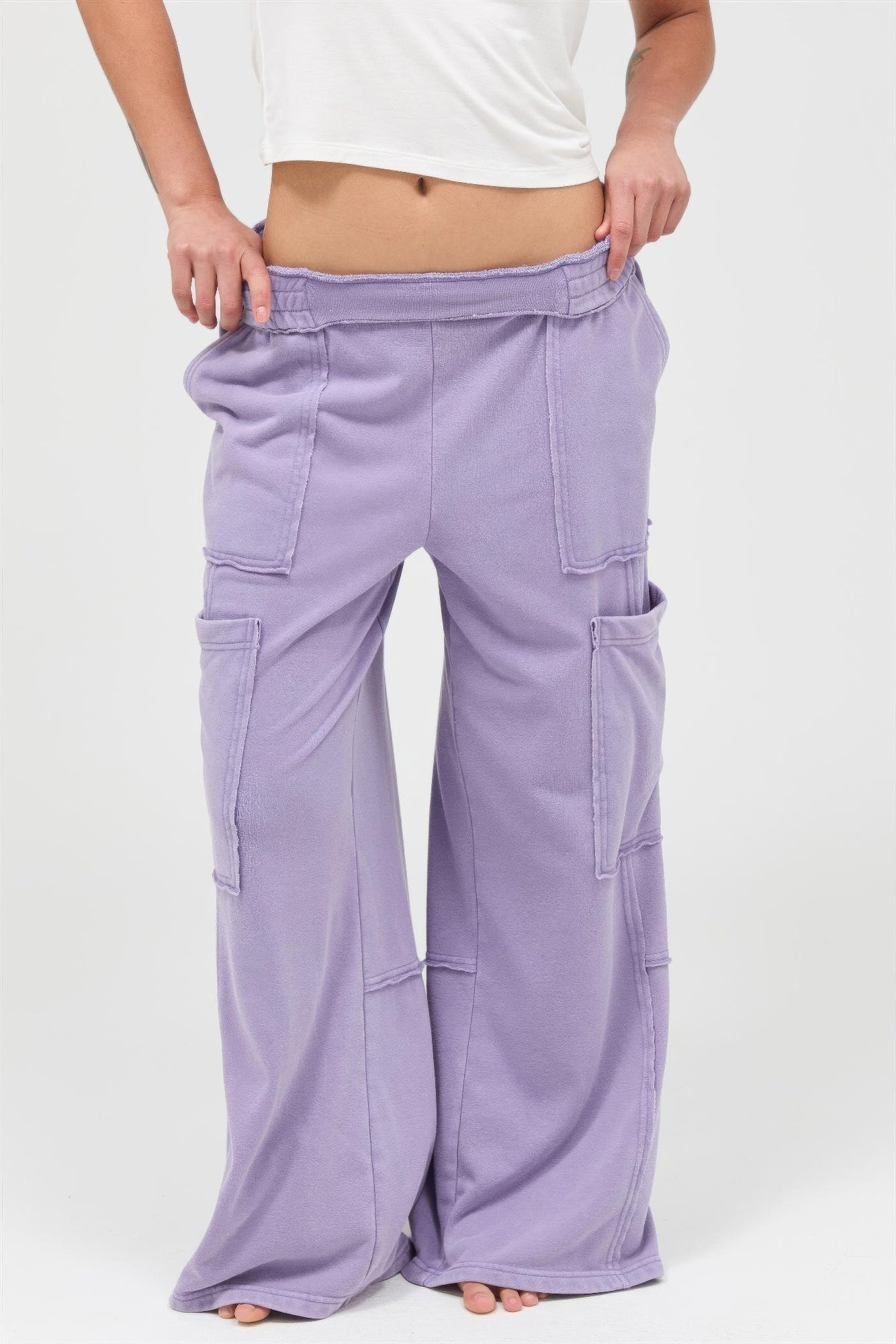 Mineral wash wide-leg cargo pants in dusty purple, elastic waist and side cargo pockets