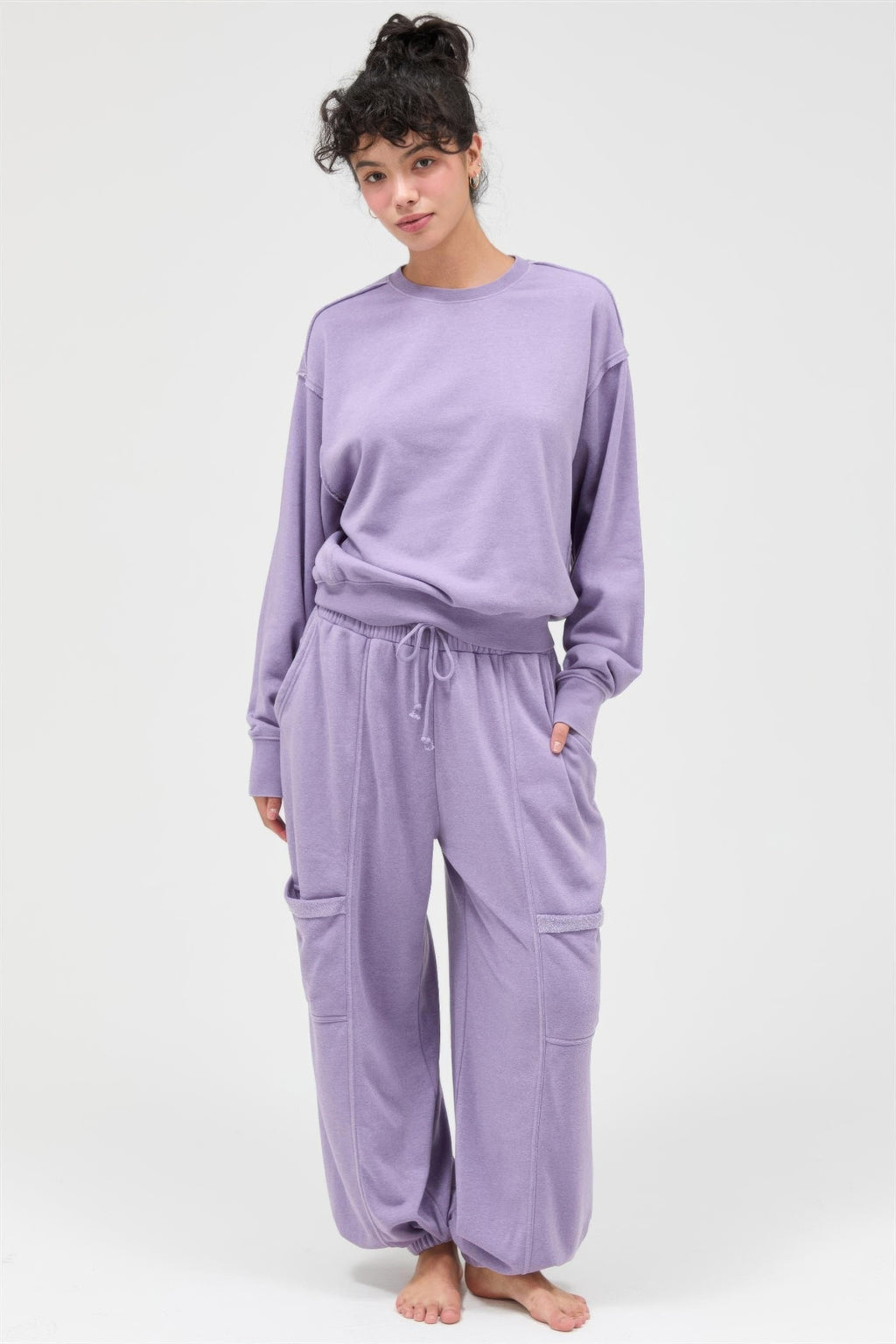 Dusty Purple Burnout-Sweatshirt mit lockeren Ärmeln und Raw-Edge-Details an den Abschlüssen