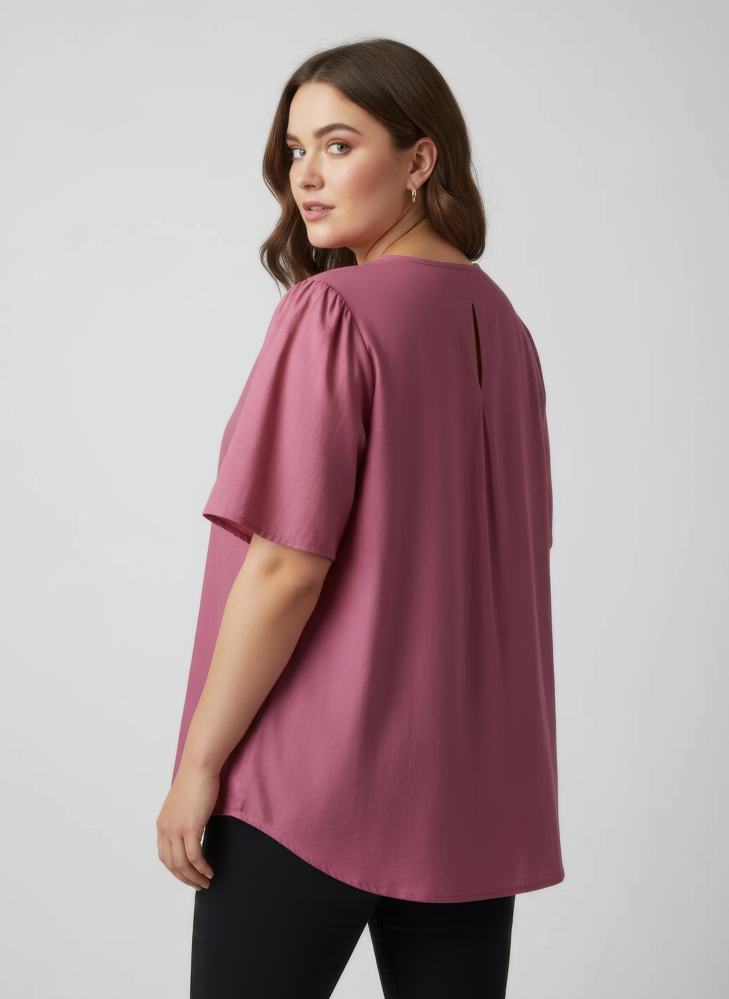 Dunkelrosa Bluse mit Spitzenkragen und Knopfleiste, hintenansicht