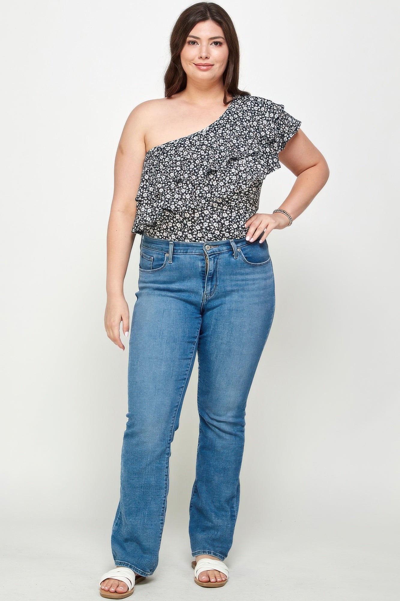 Bodysuit a una spalla con volant a balze, fiori piccoli neri
