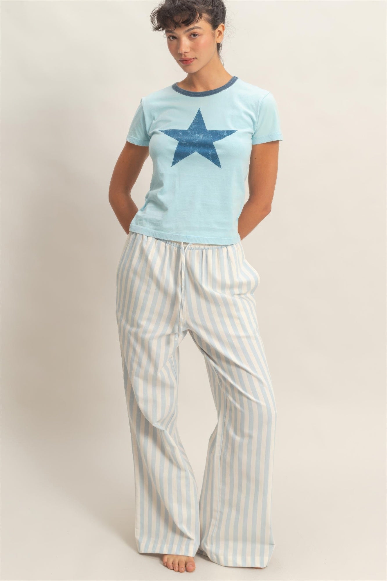 Blue-and-white vertical striped palazzo pants, elastic waist, side pockets