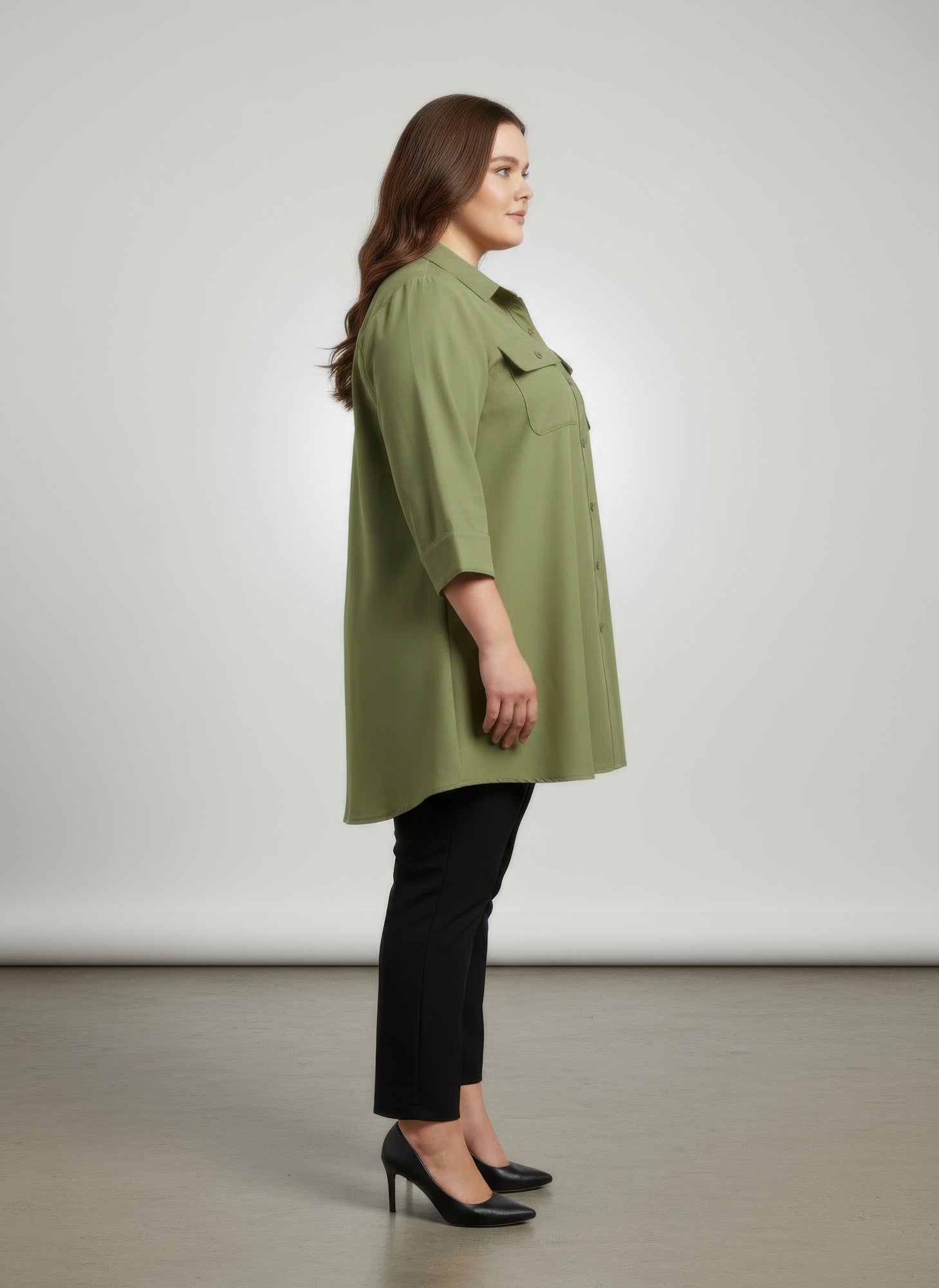 Olive Hemd-Tunika seitlich mit Kragen, Knopfleiste und Brusttaschen