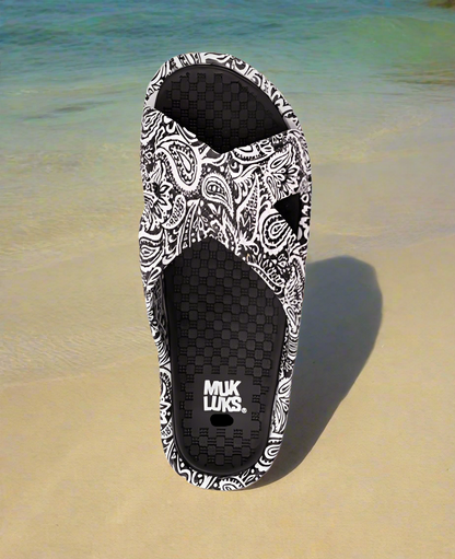 Size XL (11-12) White/Black Slide On Spa / Pool Sandals | Tigbuls