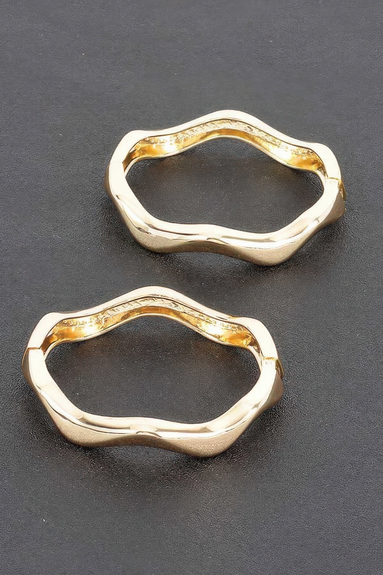 Curved Elegance Bracelet - Tigbul's Variety Fashion Shop