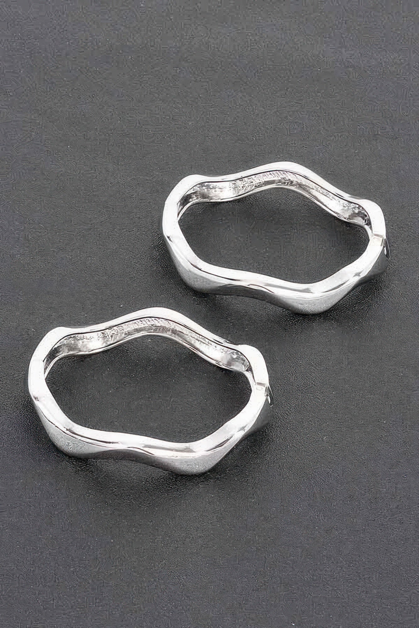 Curved Elegance Bracelet - Tigbul's Variety Fashion Shop