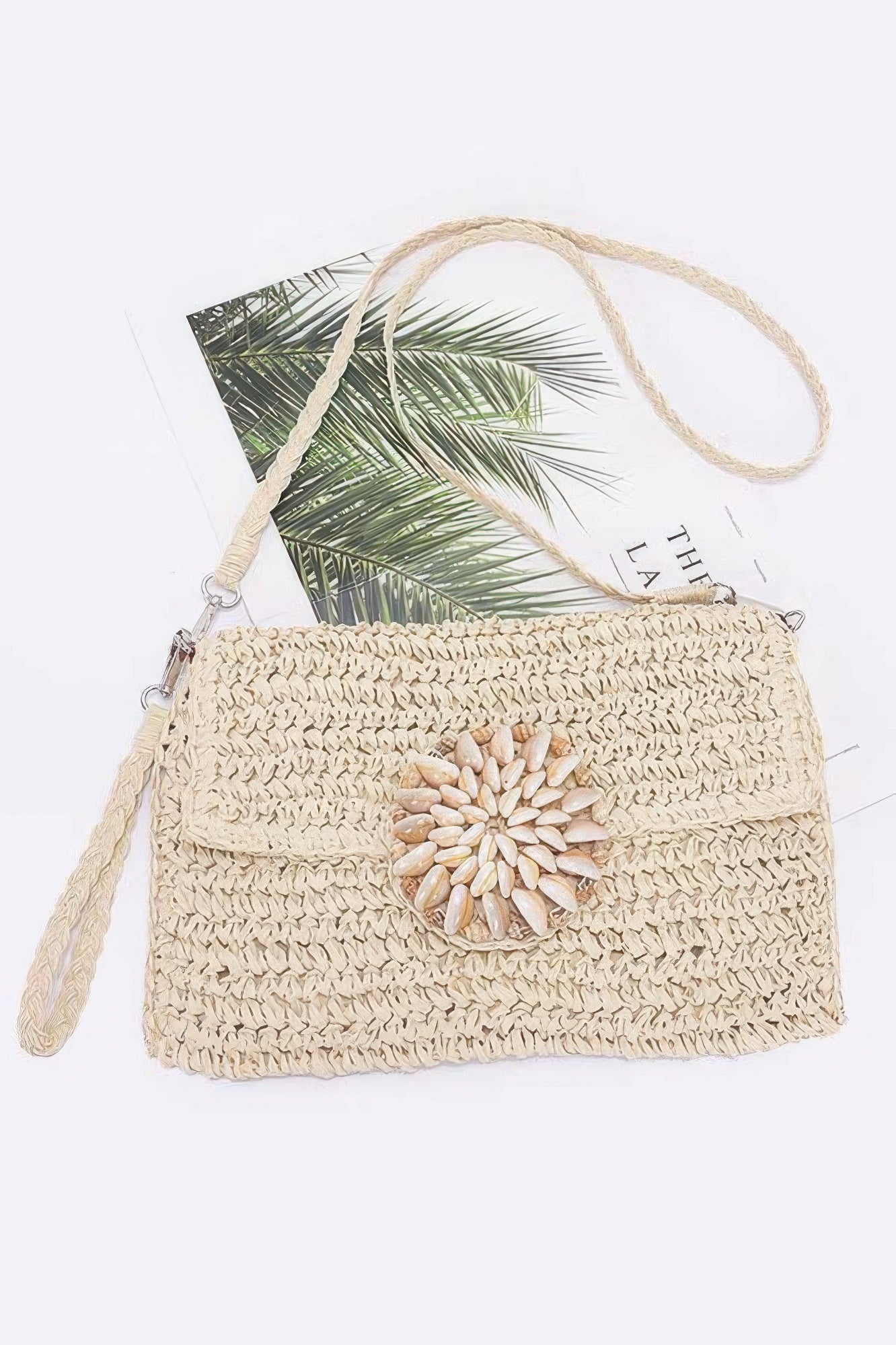 Ivory Faux-Stroh-Clutch mit Blumenmuschel-Applikation, Klappverschluss und Schulterriemen
