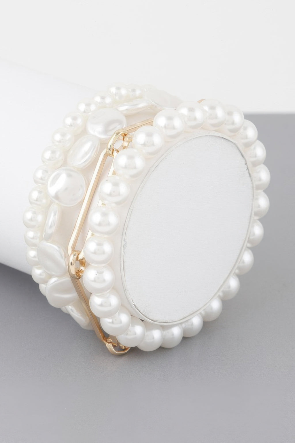 Multi Faux Pearls Bracelet with cream pearls and gold-tone link clasp