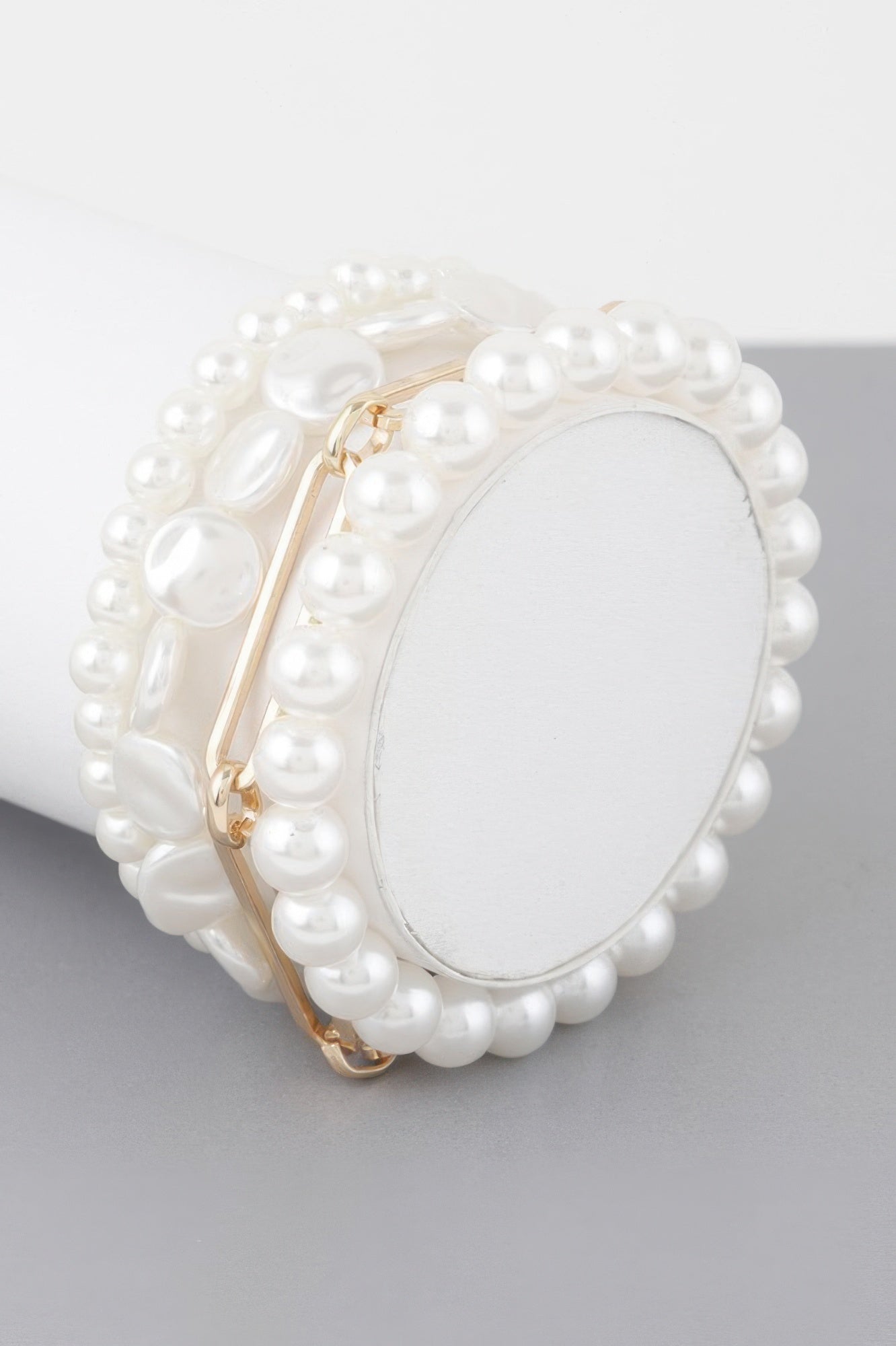 Multi Faux Pearls Bracelet with cream pearls and gold-tone link clasp