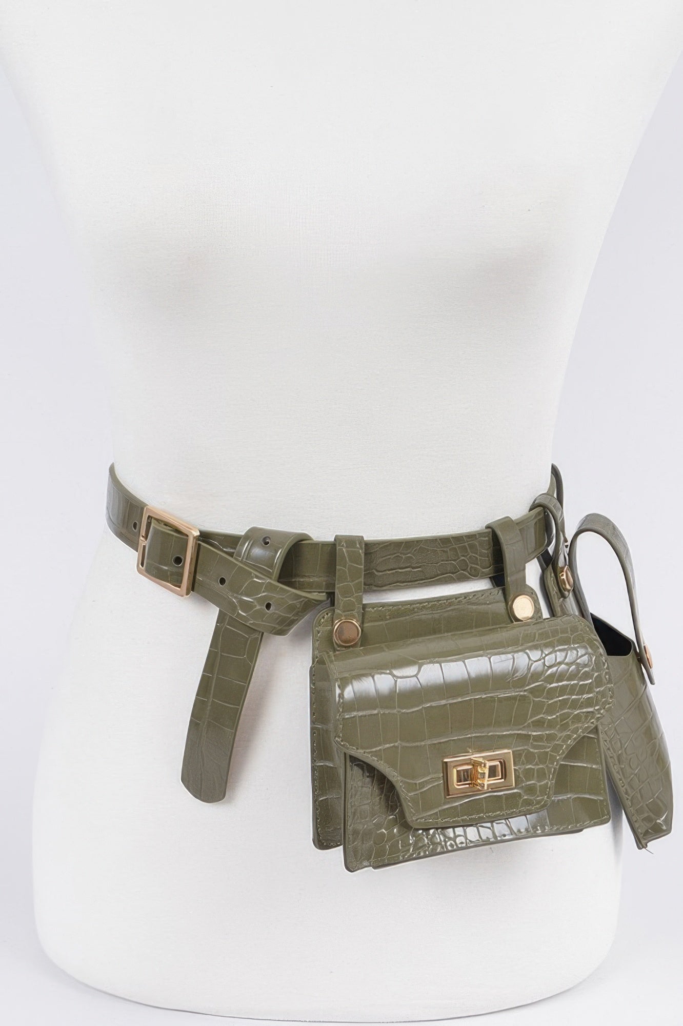 Riñonera doble mini verde oliva con textura cocodrilo y herrajes dorados, cinturón ancho