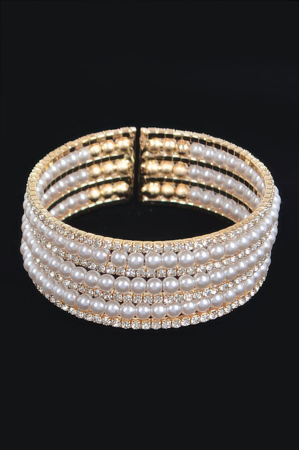 Pearl&stone wire bracelet in gold with white pearl strands and crystal accents