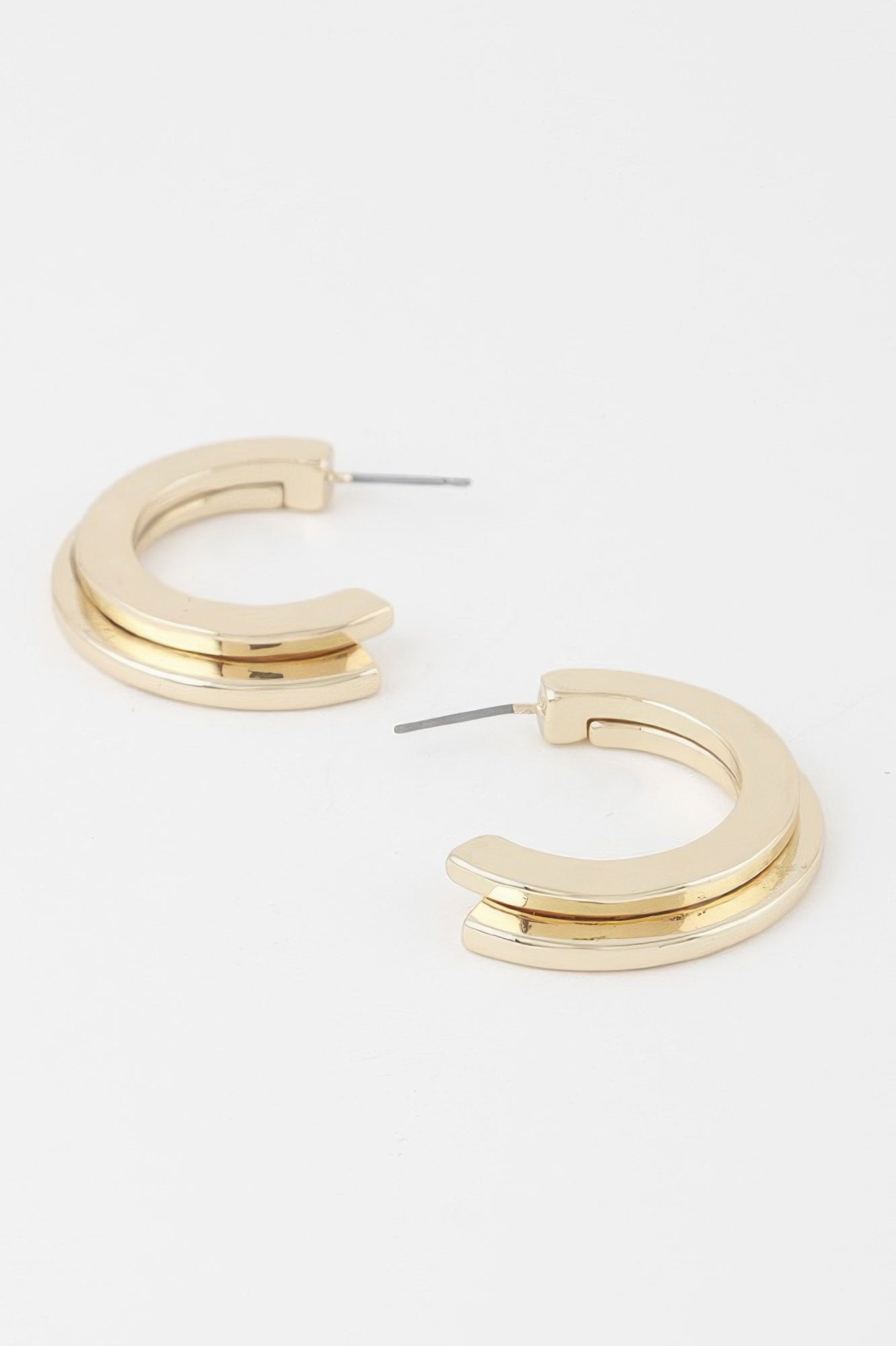 Double Flayed Hoop Earrings in gold, oval hoop with layered front design