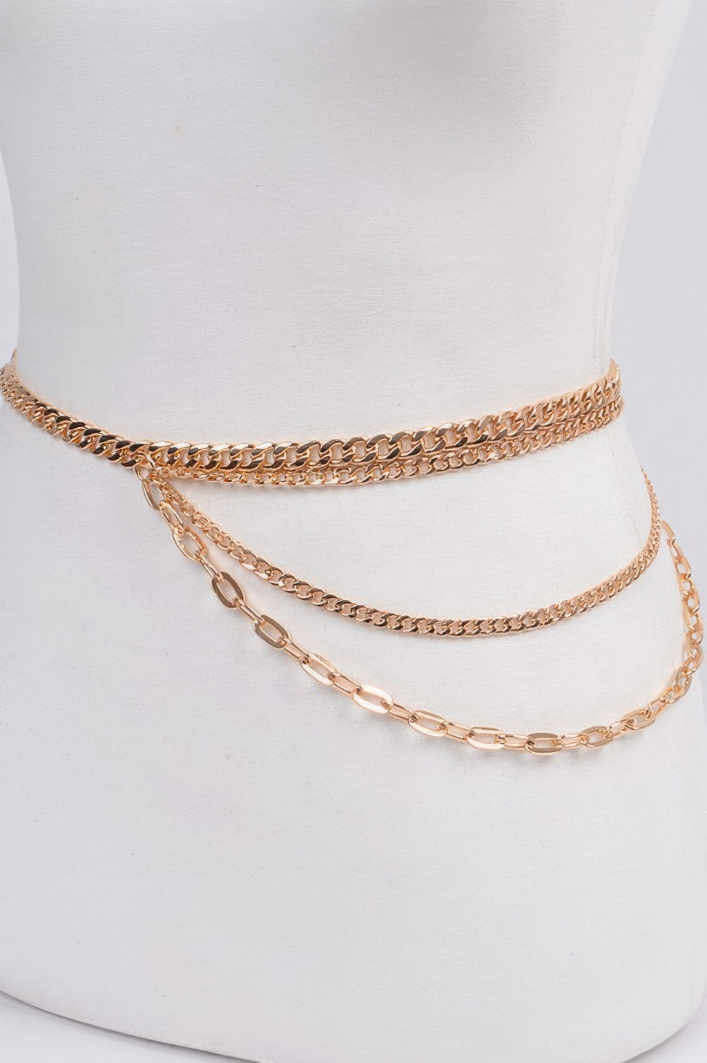 Goldfarbener Multi-Chain Gürtel, mehrlagig mit Gliederketten und Kettenverlauf