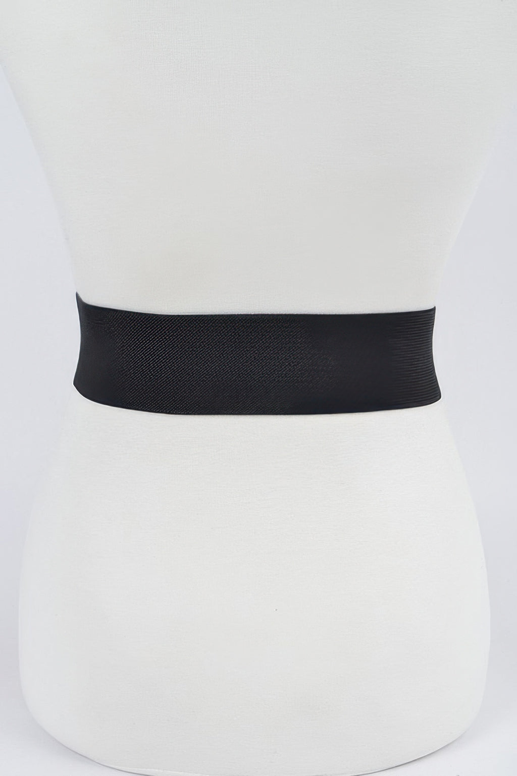 Black elastic belt band, front view without buckle