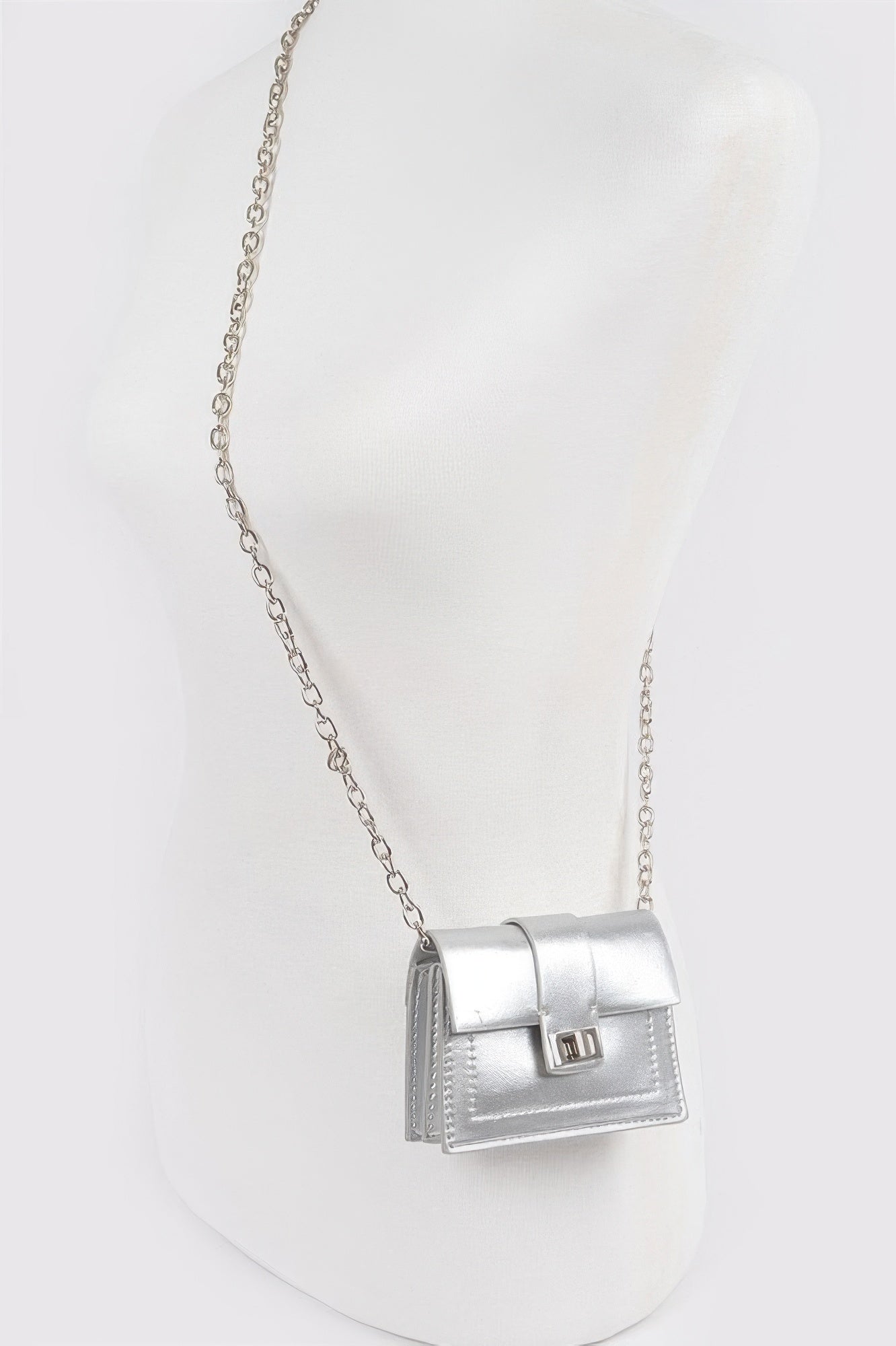 Card crossbody wallet (silver) with chain strap and square front clasp