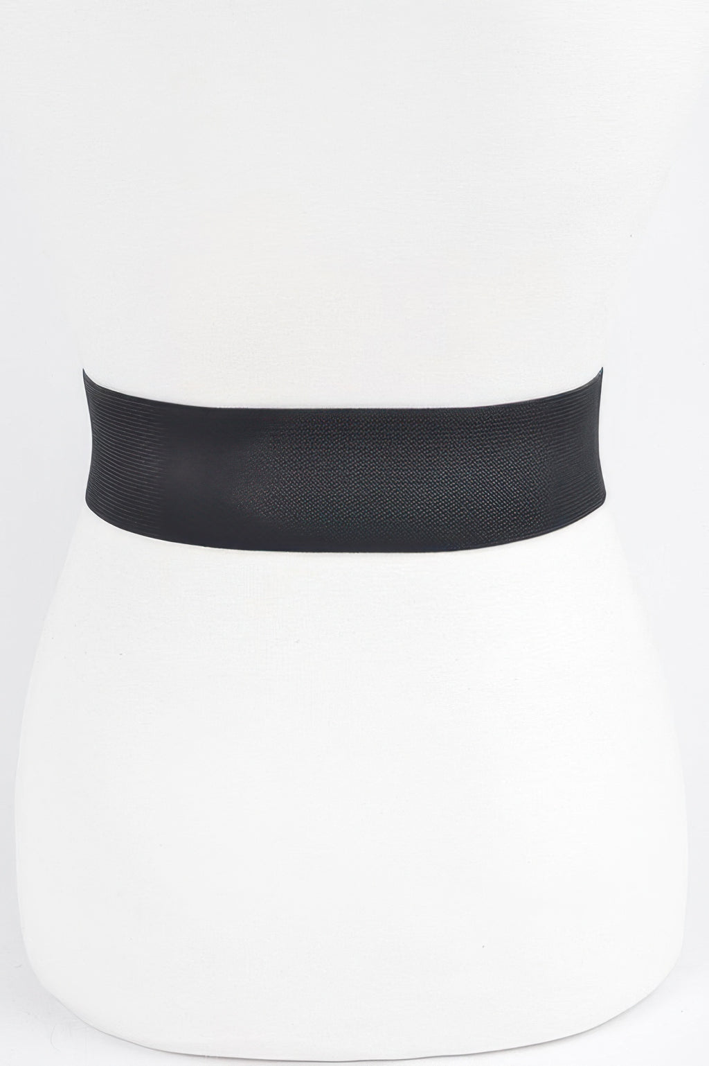 Black elastic belt, wide band without buckle detail visible