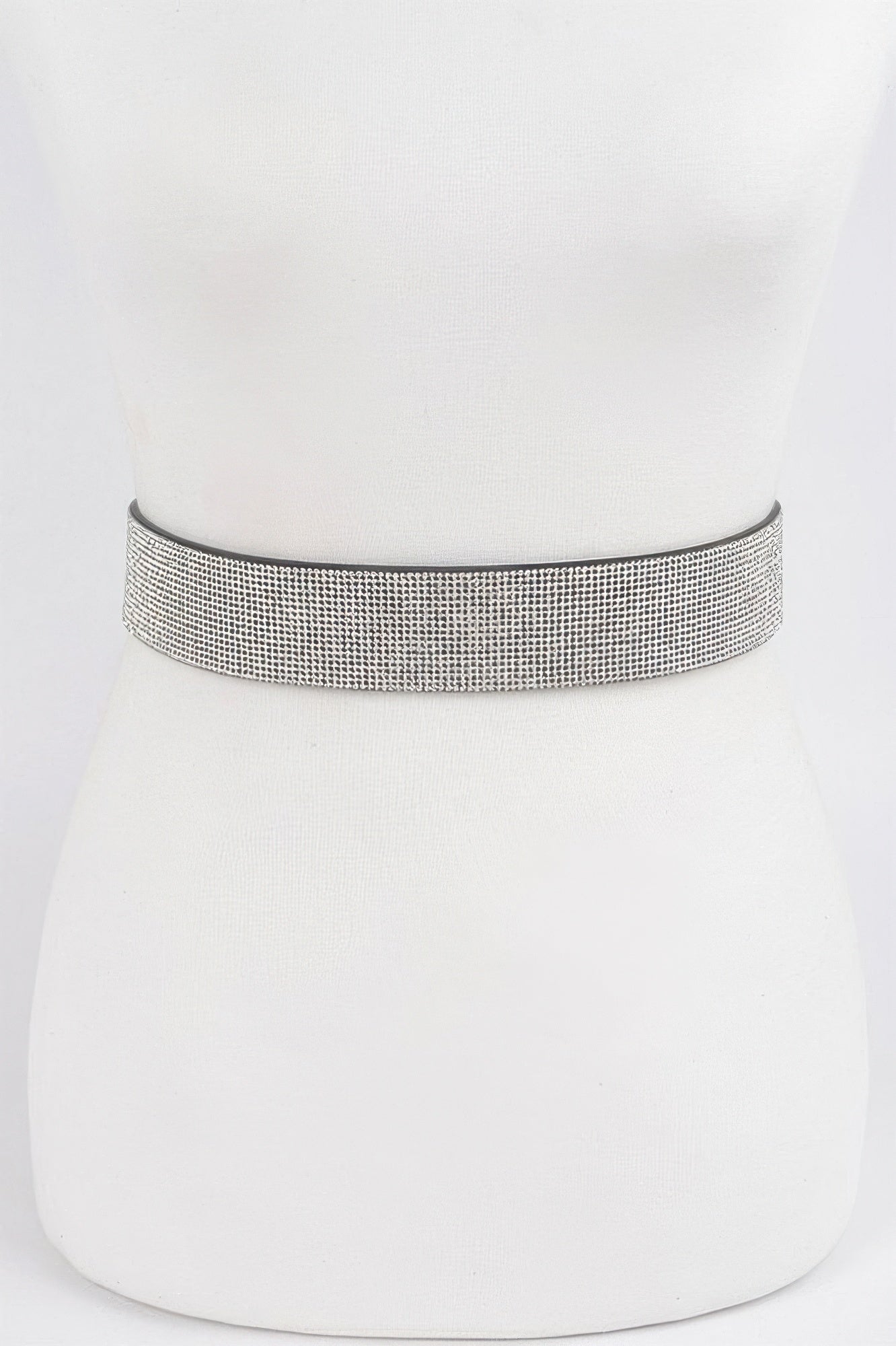 Plus-Size Strassgürtel mit silbernem Mesh-Band am Hals; glitzernde Oberfläche