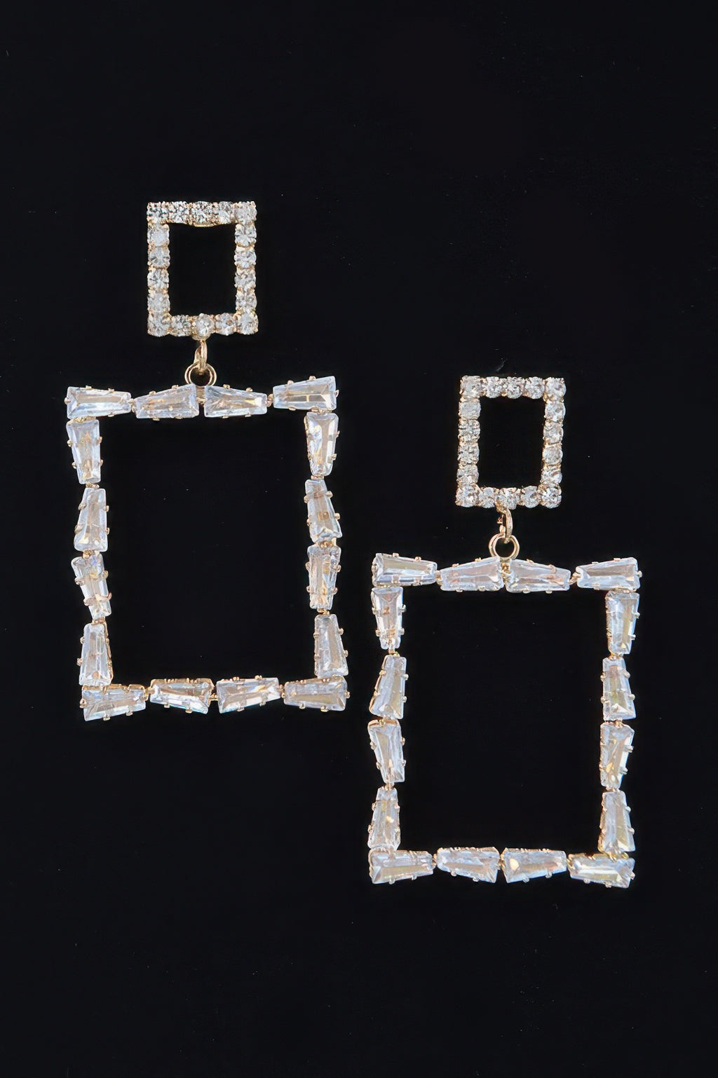 Multi-Rhinestone Dangle Ohrringe, goldfarbener Rahmen mit klarem Quadrat-Anhänger