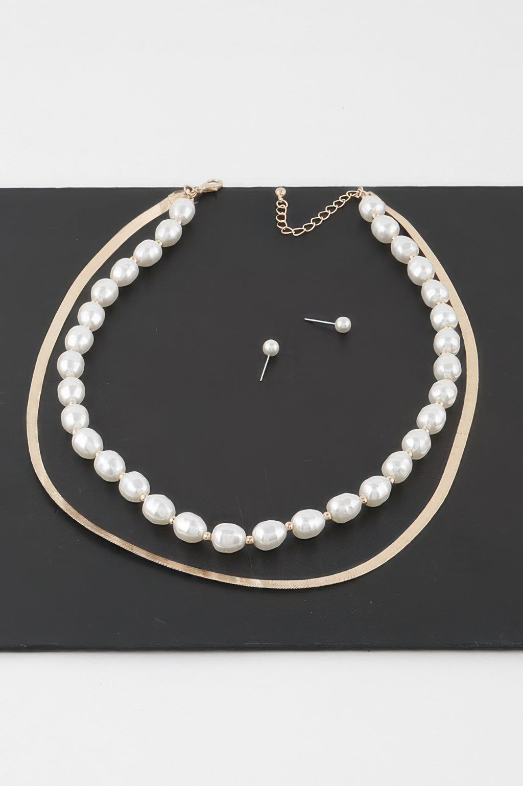 Stone Snake Chain necklace with white pearls, gold-tone chain, stud earrings