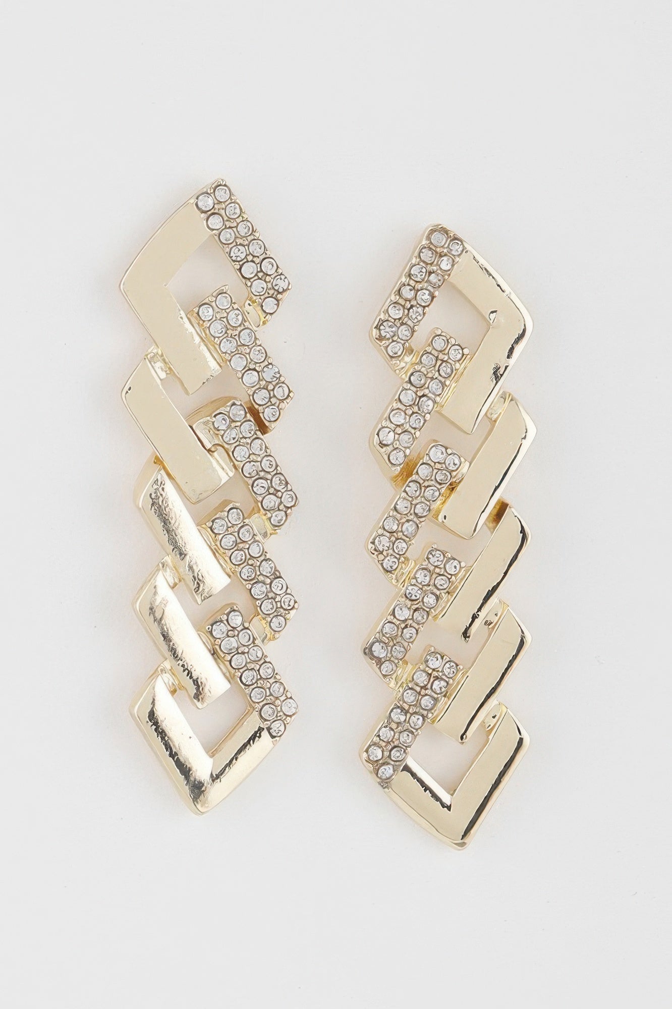 Tropfen-Ohrringe mit Curb-Chain-Gliedern, goldfarben, mit klaren Strass-Steinen
