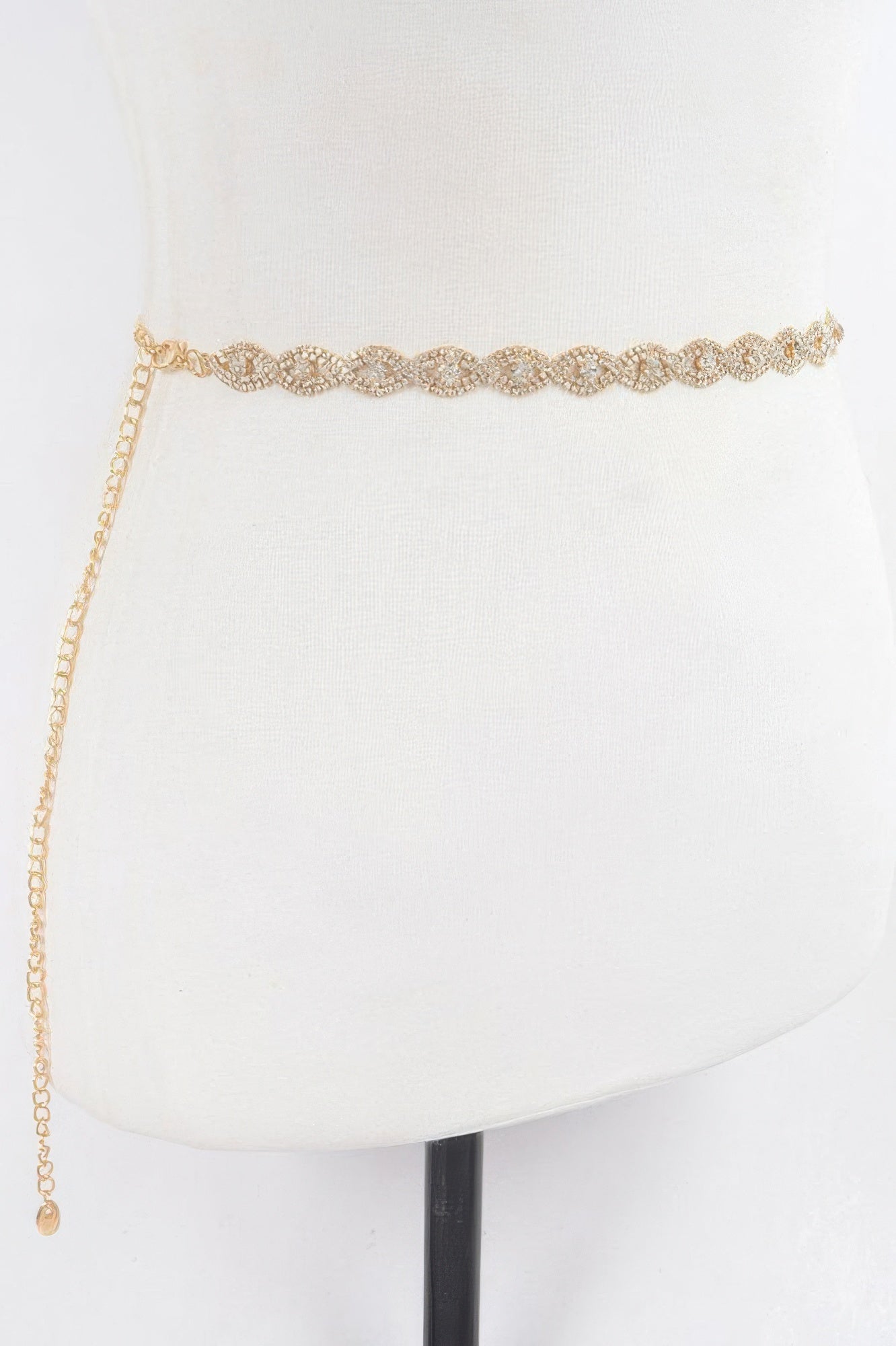 Goldener Ketten-Gürtel mit Strass-Ovalen und Quaste am Ende