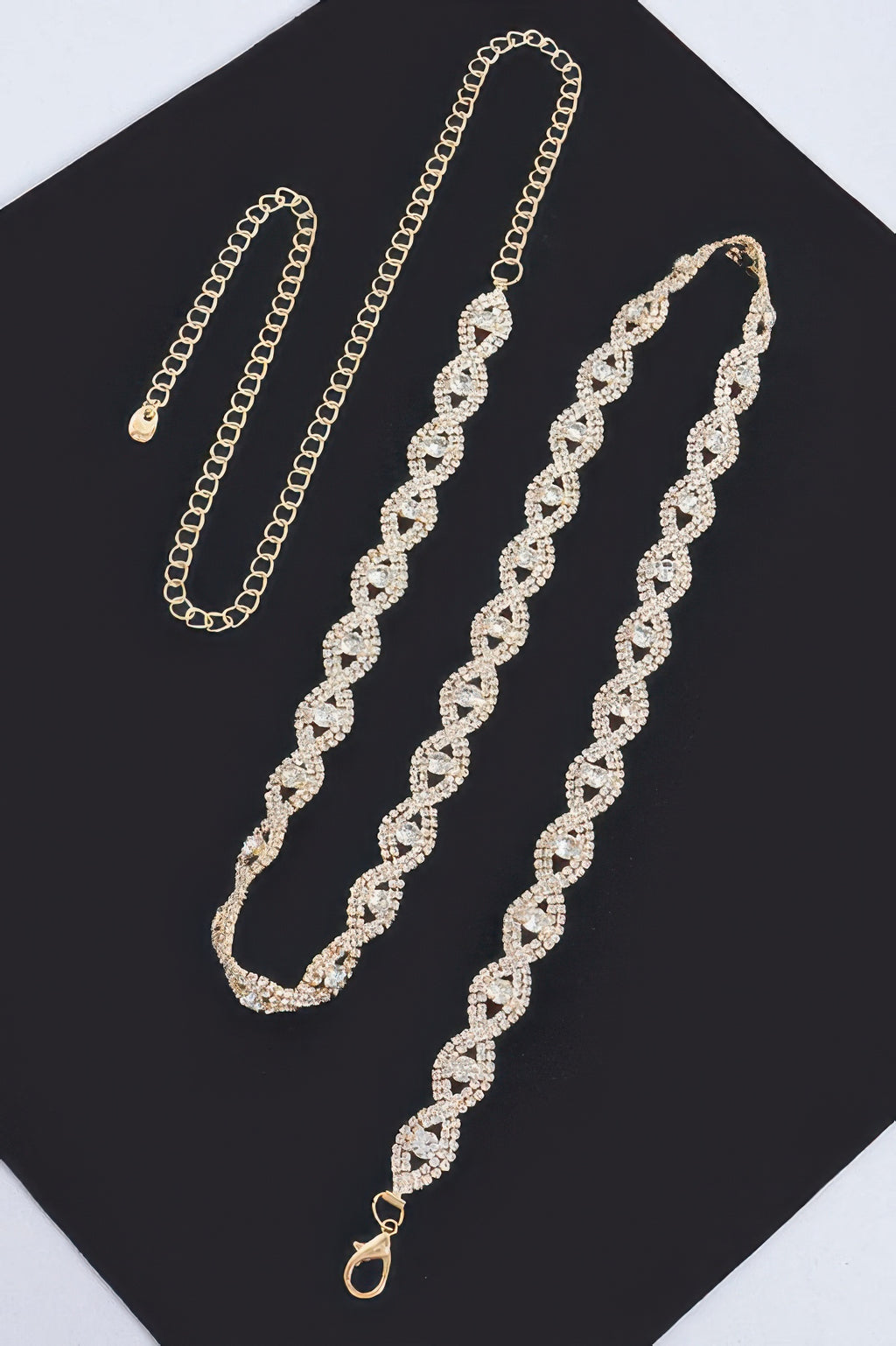 Goldfarbener Gürtel-Set: schmale Kettenbänder und lange Strass-Gürtel mit Karabiner
