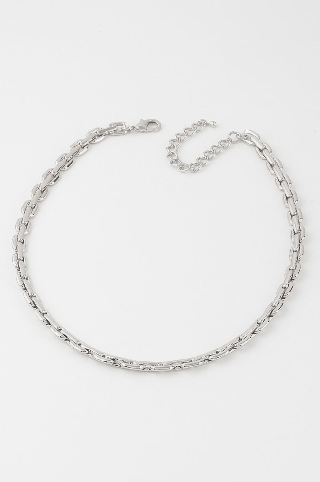 Solid link chain necklace 14" silver-tone chain close-up with clasp