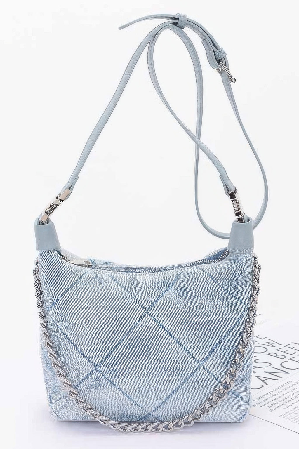 Gestepptes Jeans-Crossbody, hellblau, Kettenriemen und Schultergurt