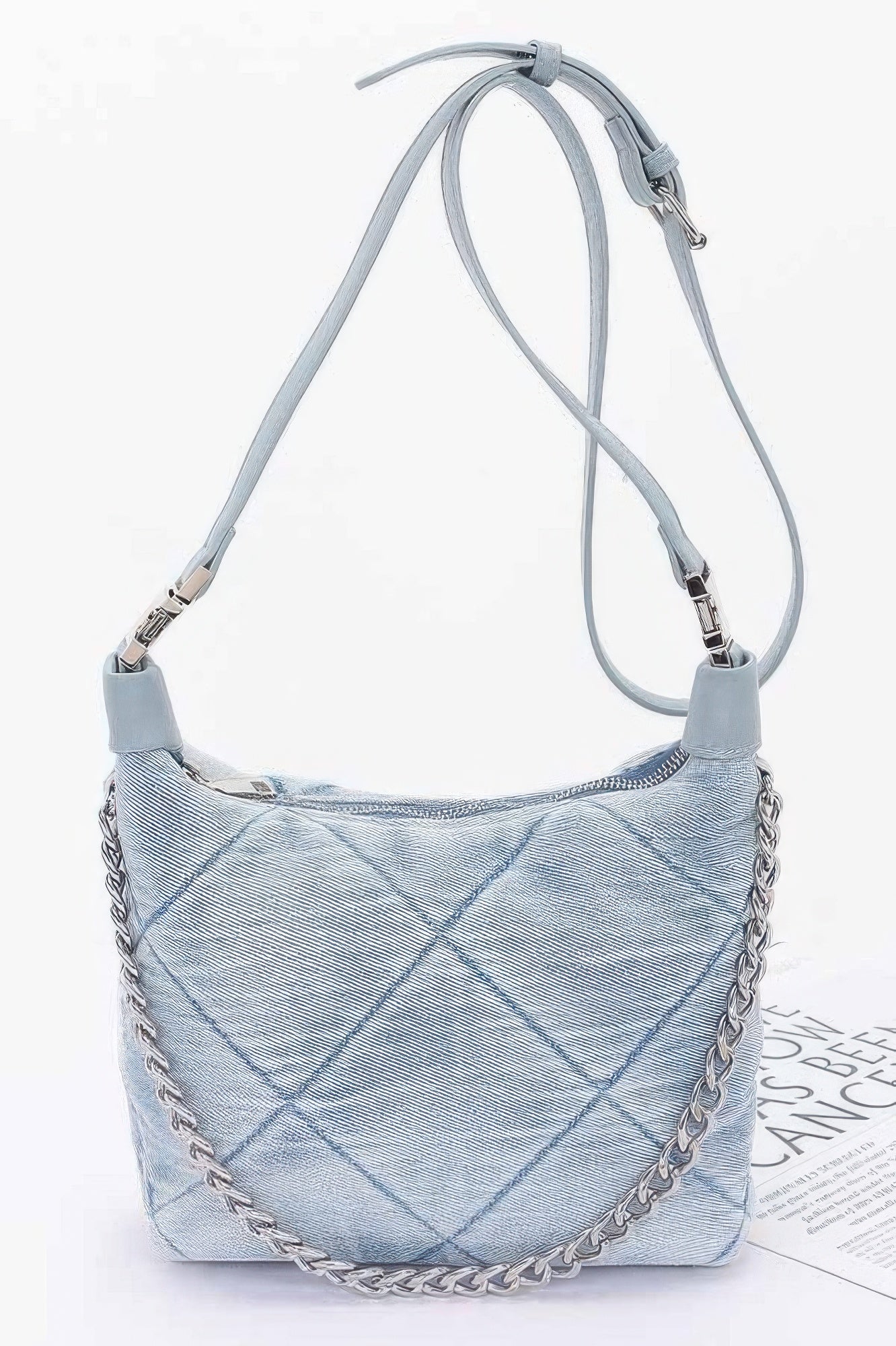 Gestepptes Jeans-Crossbody, hellblau, Kettenriemen und Schultergurt