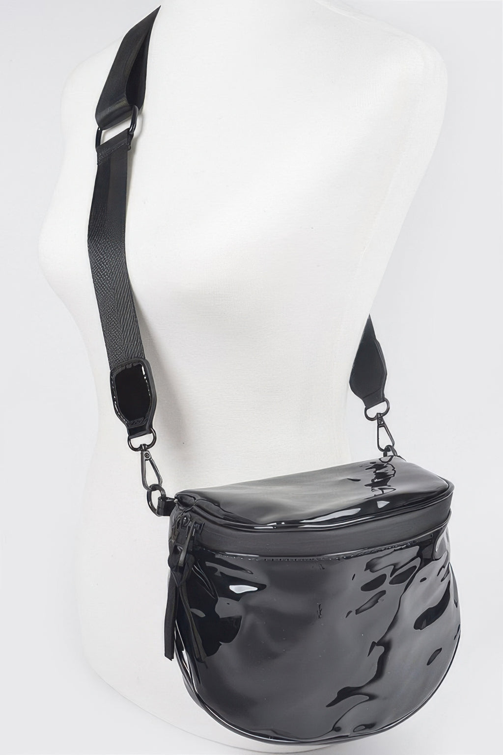 Enamel Gürteltasche, schwarze Lackoptik mit Camouflage-Muster