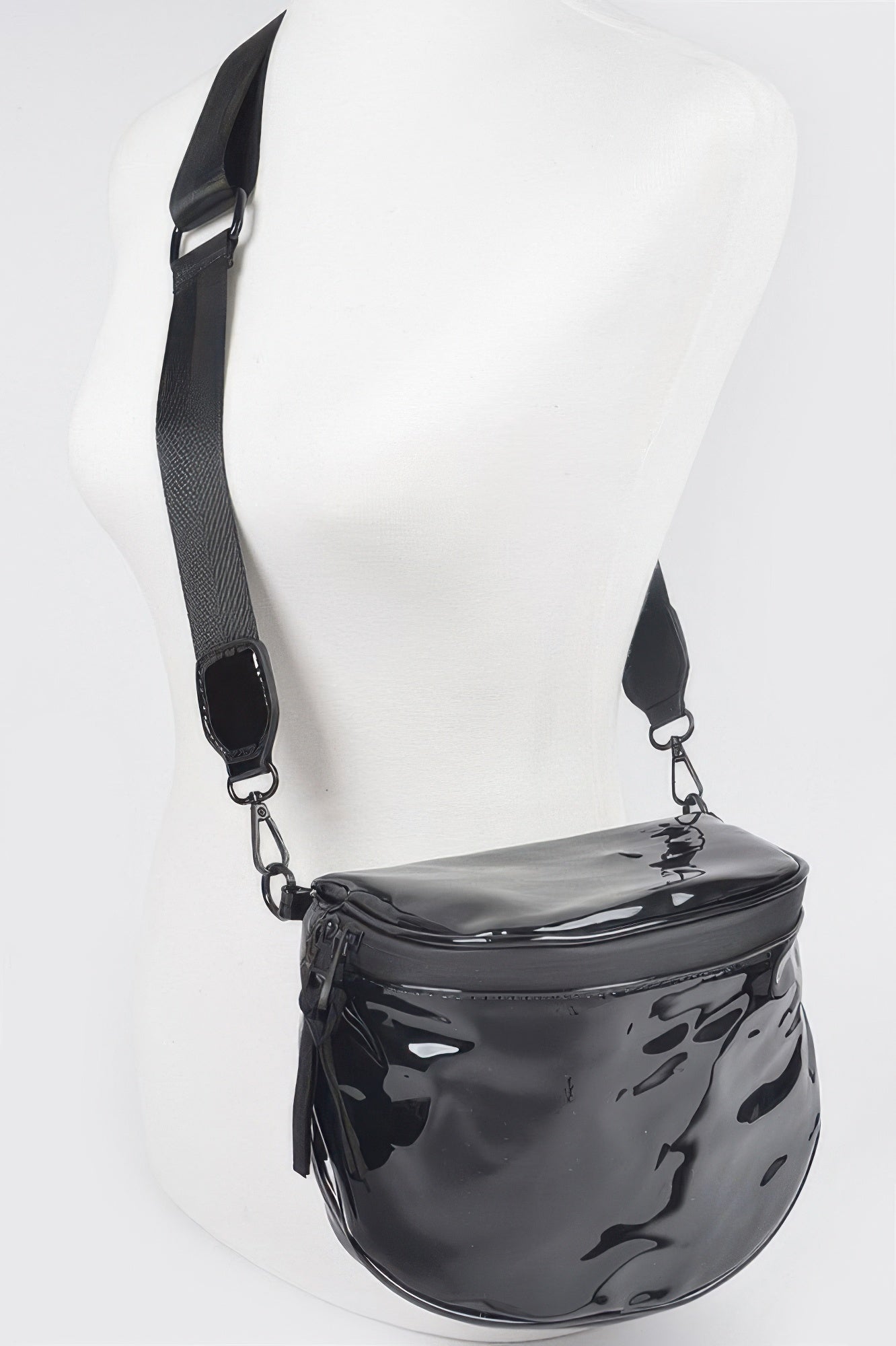 Enamel Gürteltasche, schwarze Lackoptik mit Camouflage-Muster