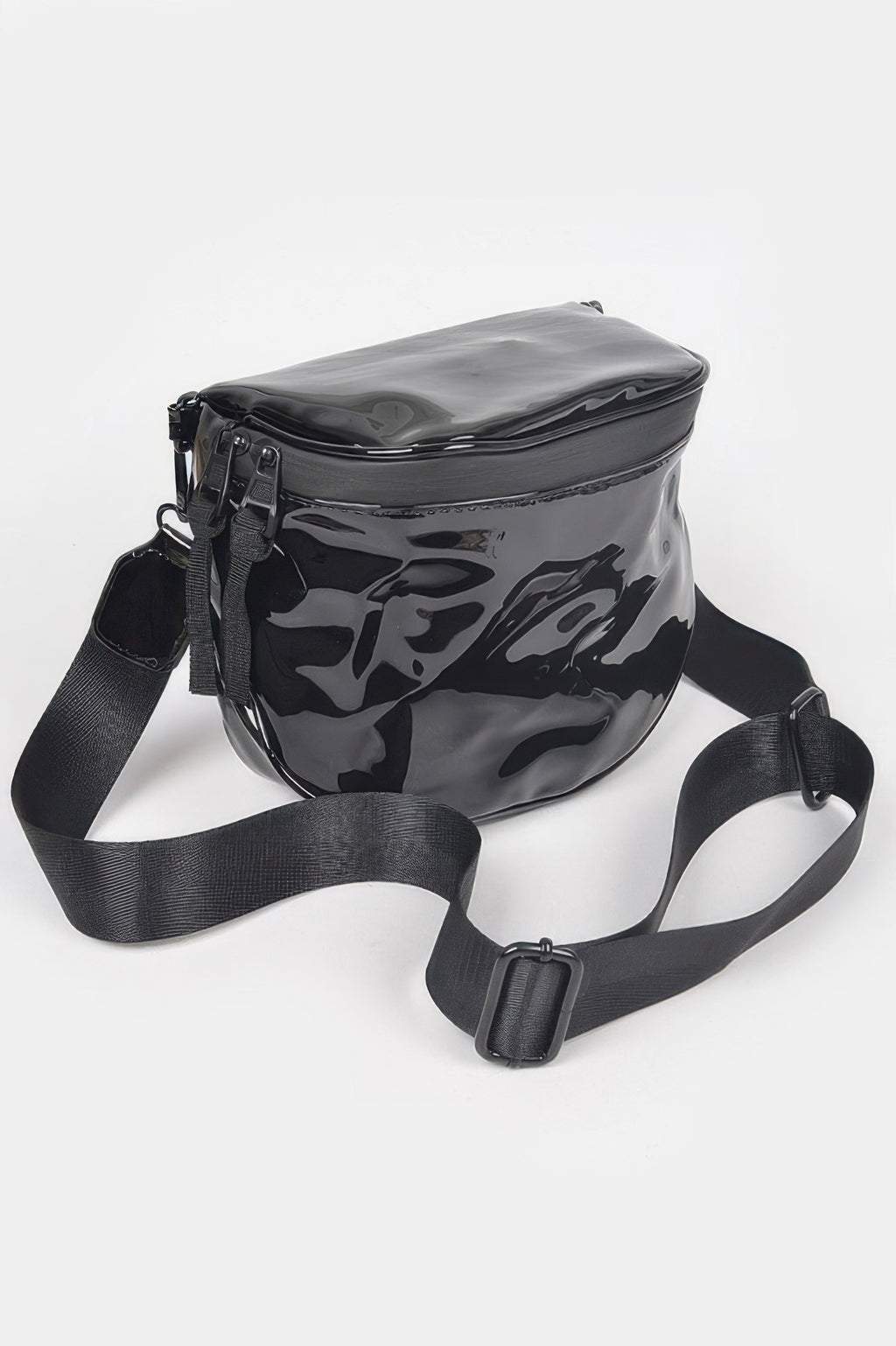 Enamel Gürteltasche, schwarze Lacktasche mit Schultergurt und Reißverschluss