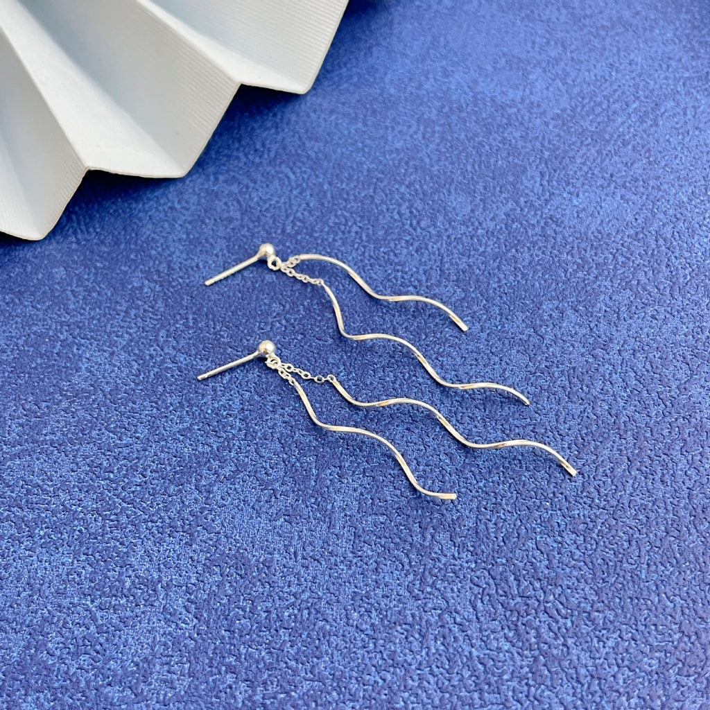 925 Sterling Silber Wellen-Drop-Ohrringe, Ansicht der langen gebogenen Kettenschlaufe