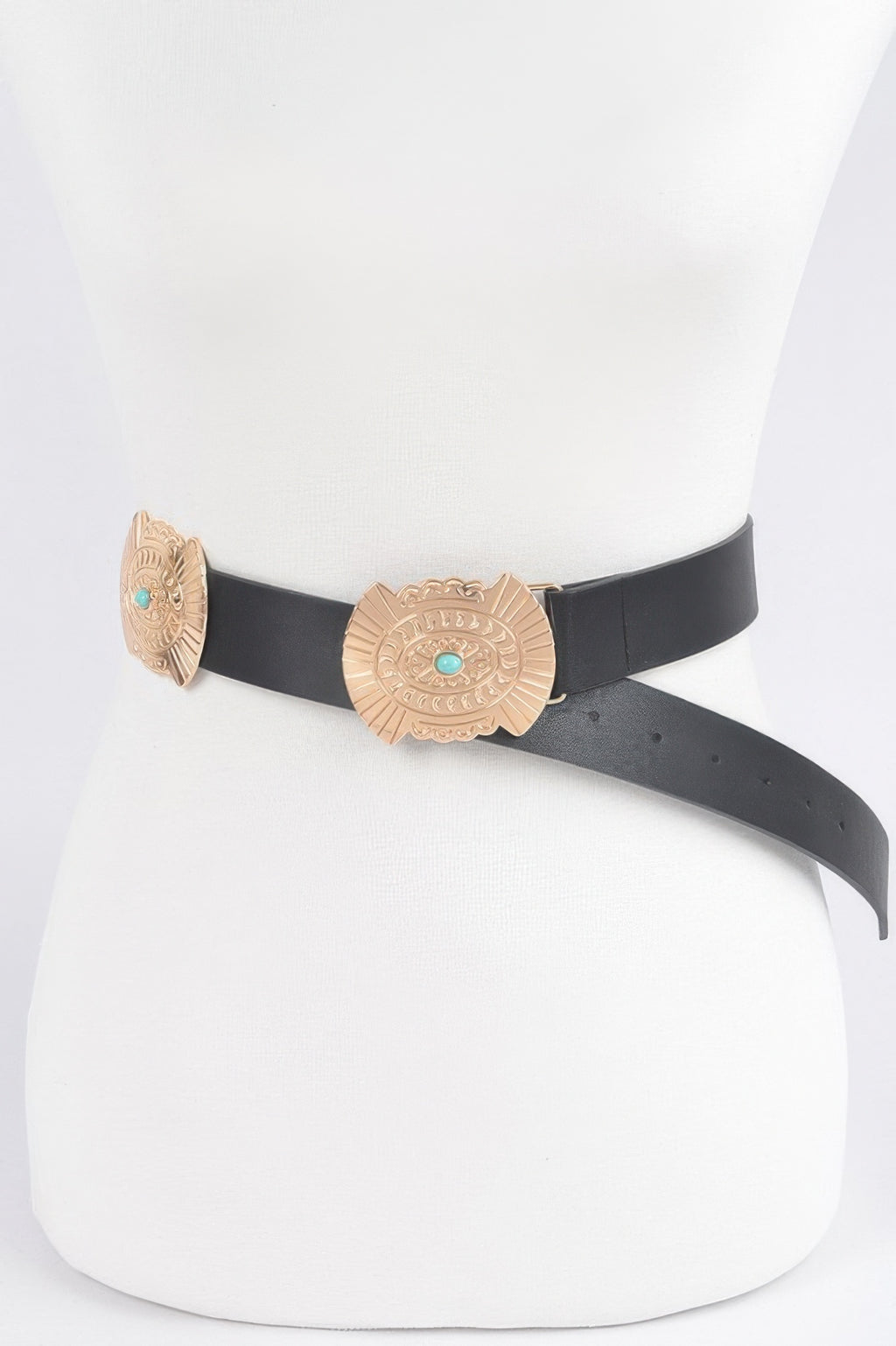 Cinturón estilo vaquero negro con hebilla dorada y concho turquesa