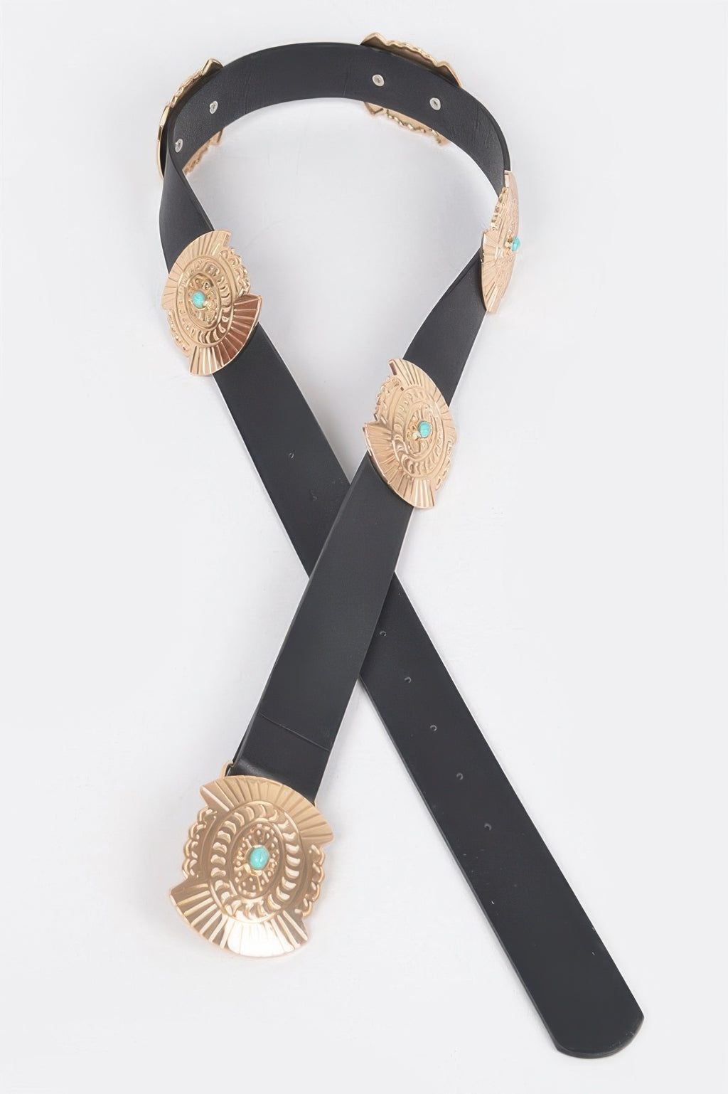 Cinturón estilo vaquero negro con correas cruzadas y conchos dorados con turquesa