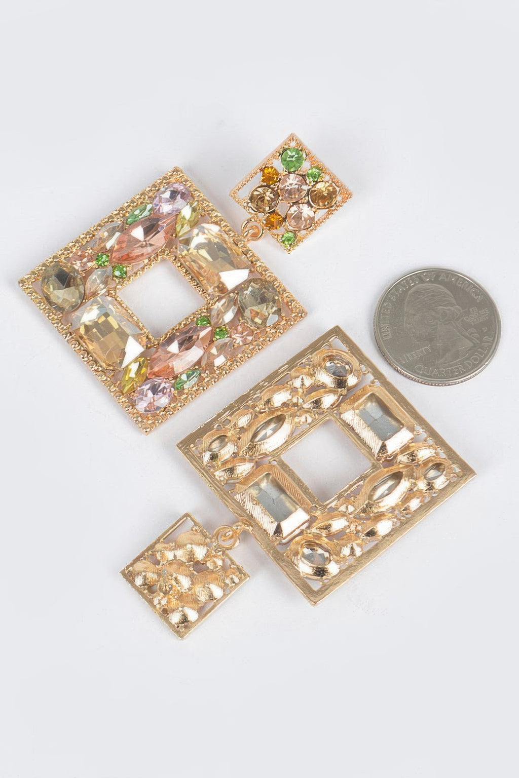 Double-Square-Ohrringe im Goldton mit klar funkelnden Steinen, Multicolor 2