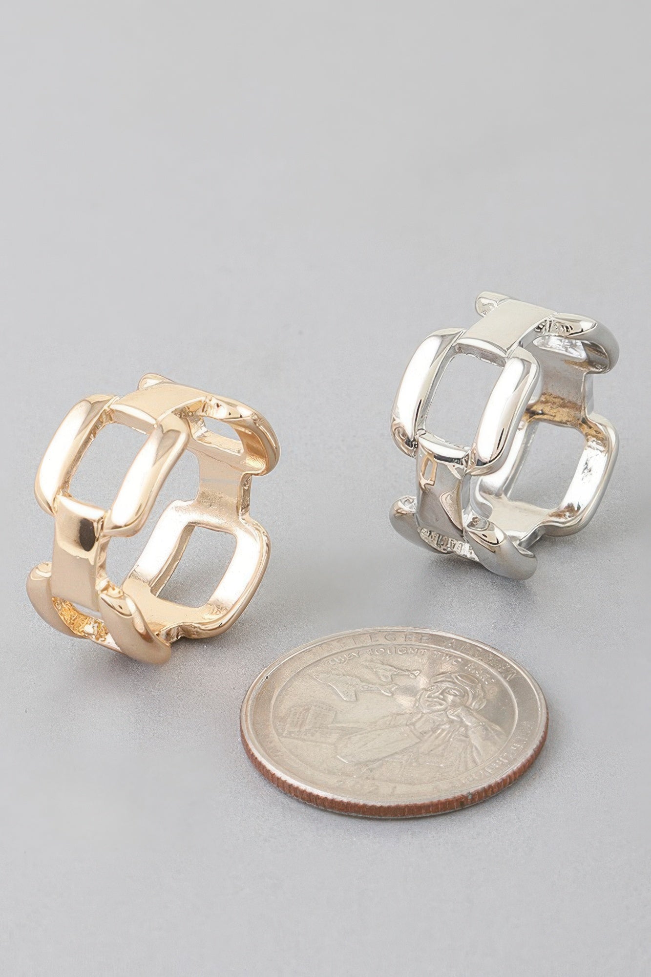Gold- and silver-tone shiny link chain rings, open square links