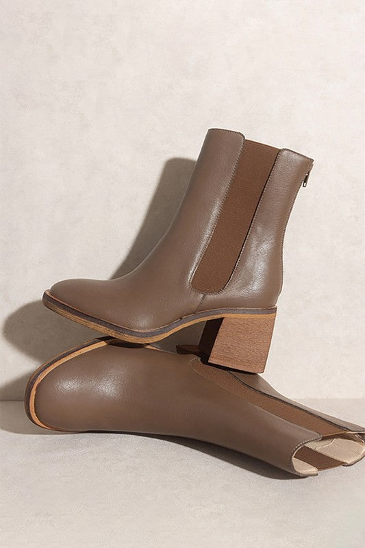 OLIVIA brown Chelsea boots, almond toe, stacked block heel, side elastic panels