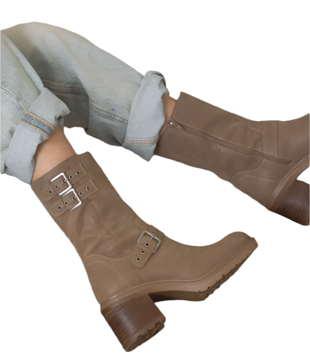 Taupe Rider Boots mit zwei Schnallen am Schaft und Blockabsatz