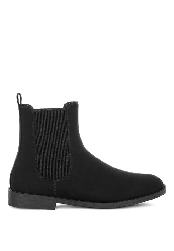 Black Ayasa chelsea boots side view with elastic gore and pull tab