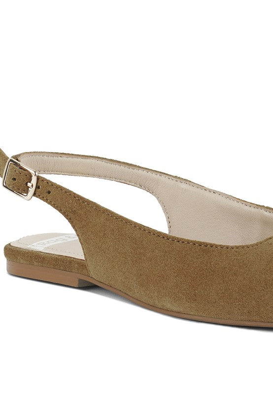 Tan Veloursleder Slingback-Flats, Detail: Knöchelriemen mit Schnalle