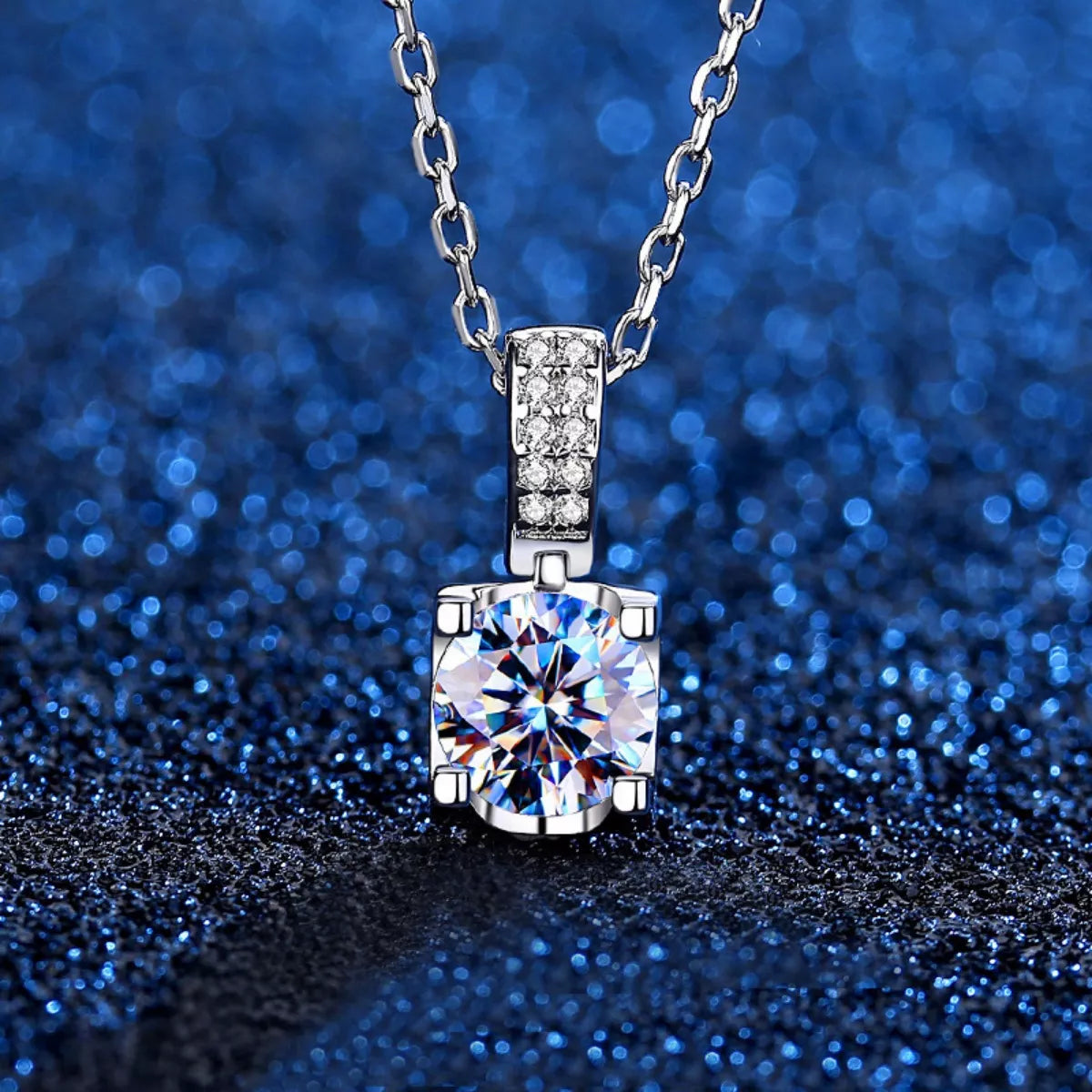 1-Karat Moissanit-Halskette aus 925er Silber mit quadratischem Anhänger und Pavé-Details