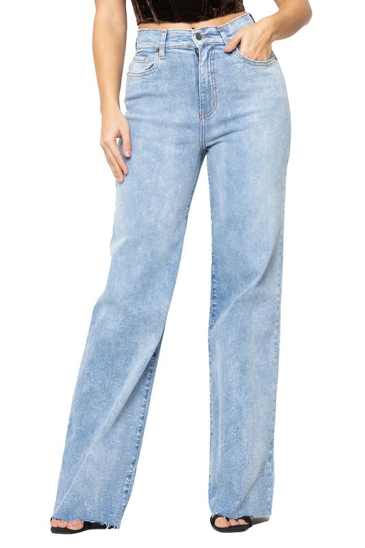 Brooklyn wide-leg jeans, light wash denim, inseam 32; front button-zip and pockets