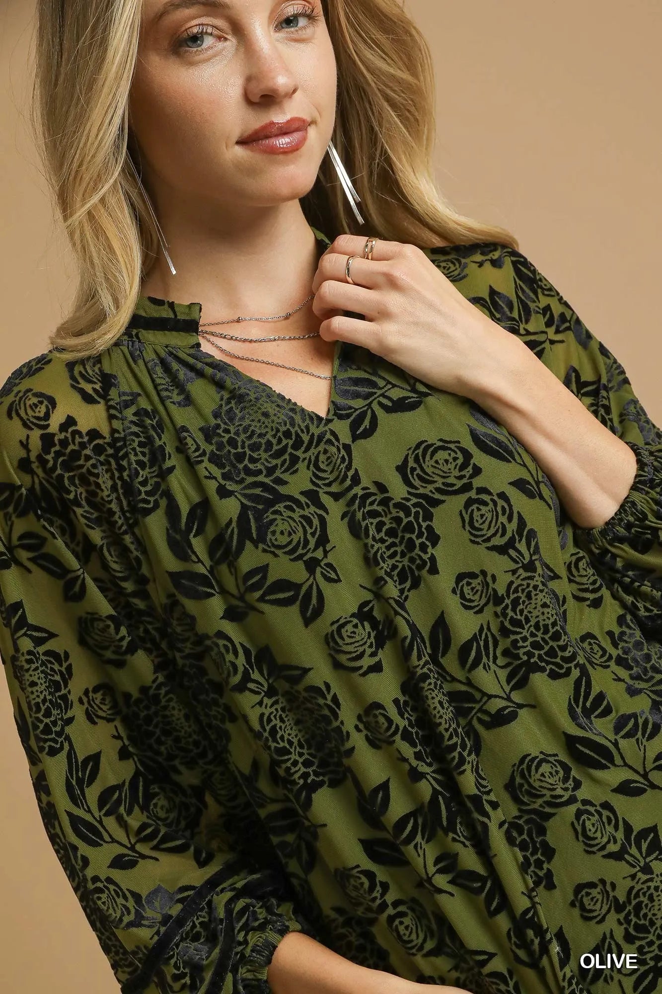 Umgee Full Size Floral Velvet Blouse with Balloon Sleeves Plus Size - Tigbul's Variety Fashion Shop