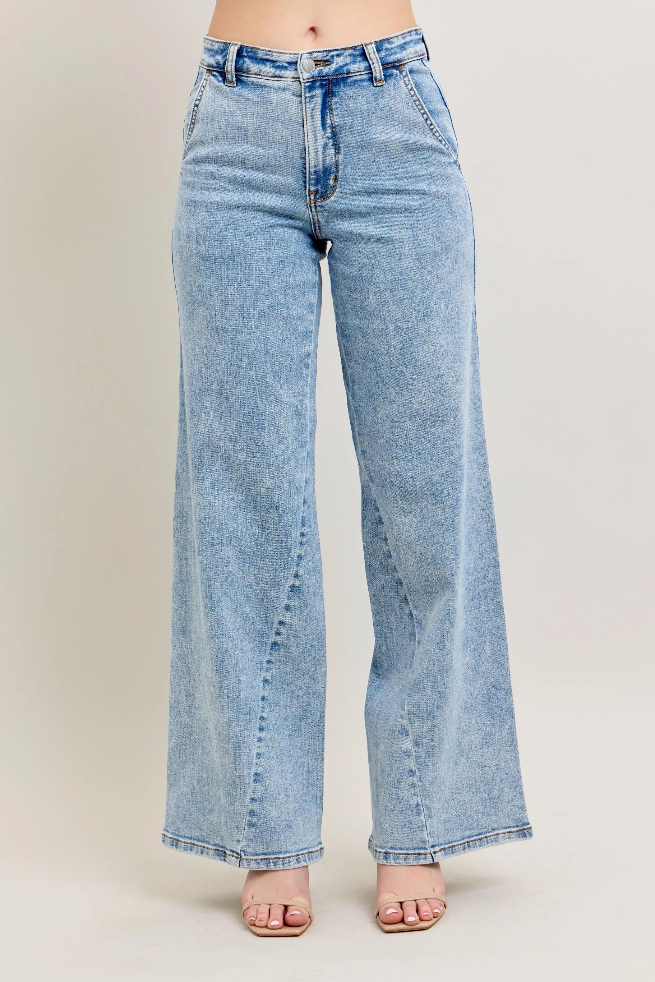 Light wash high-waist wide-leg jeans, belt loops and straight wide legs