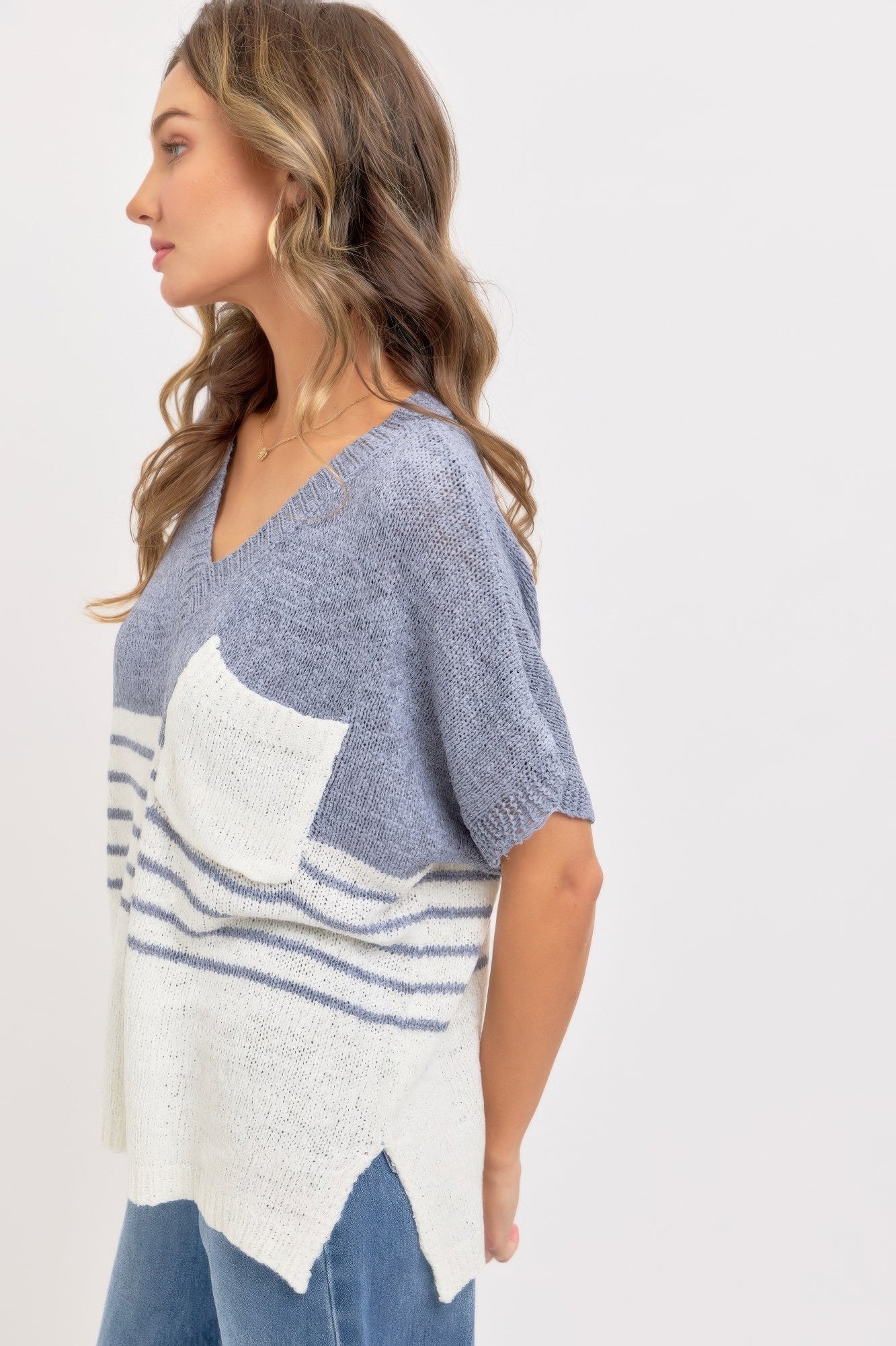 Casual oversized Knit Top taupe-braun mit V-Ausschnitt, creme Streifen und Brusttasche