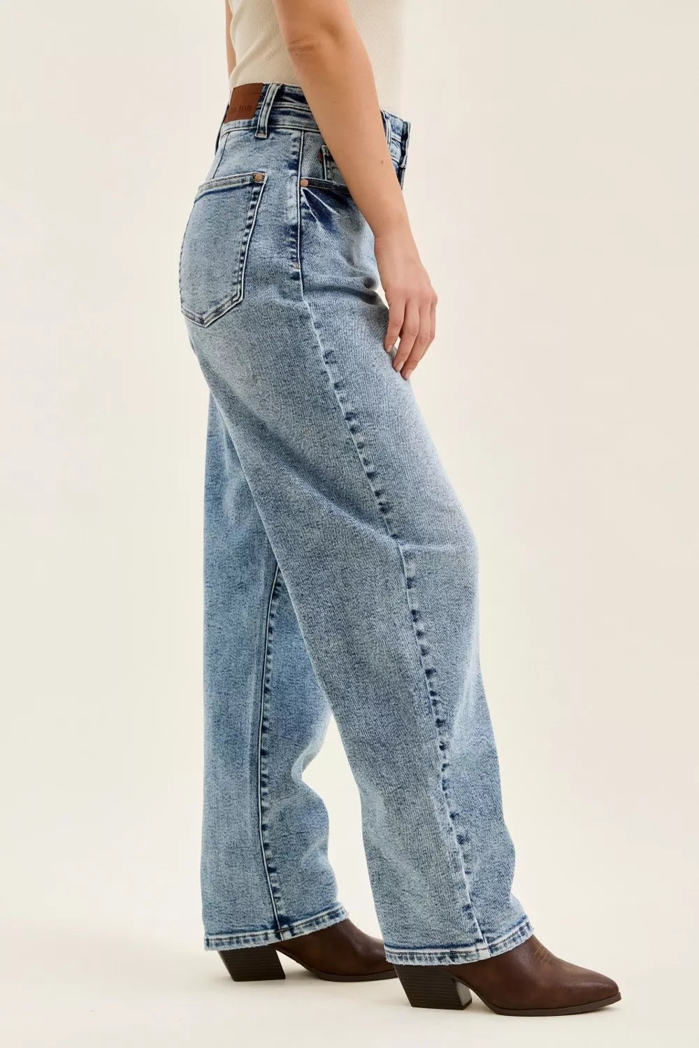 Light Blue high-waist jeans with double waistband and curved side seam