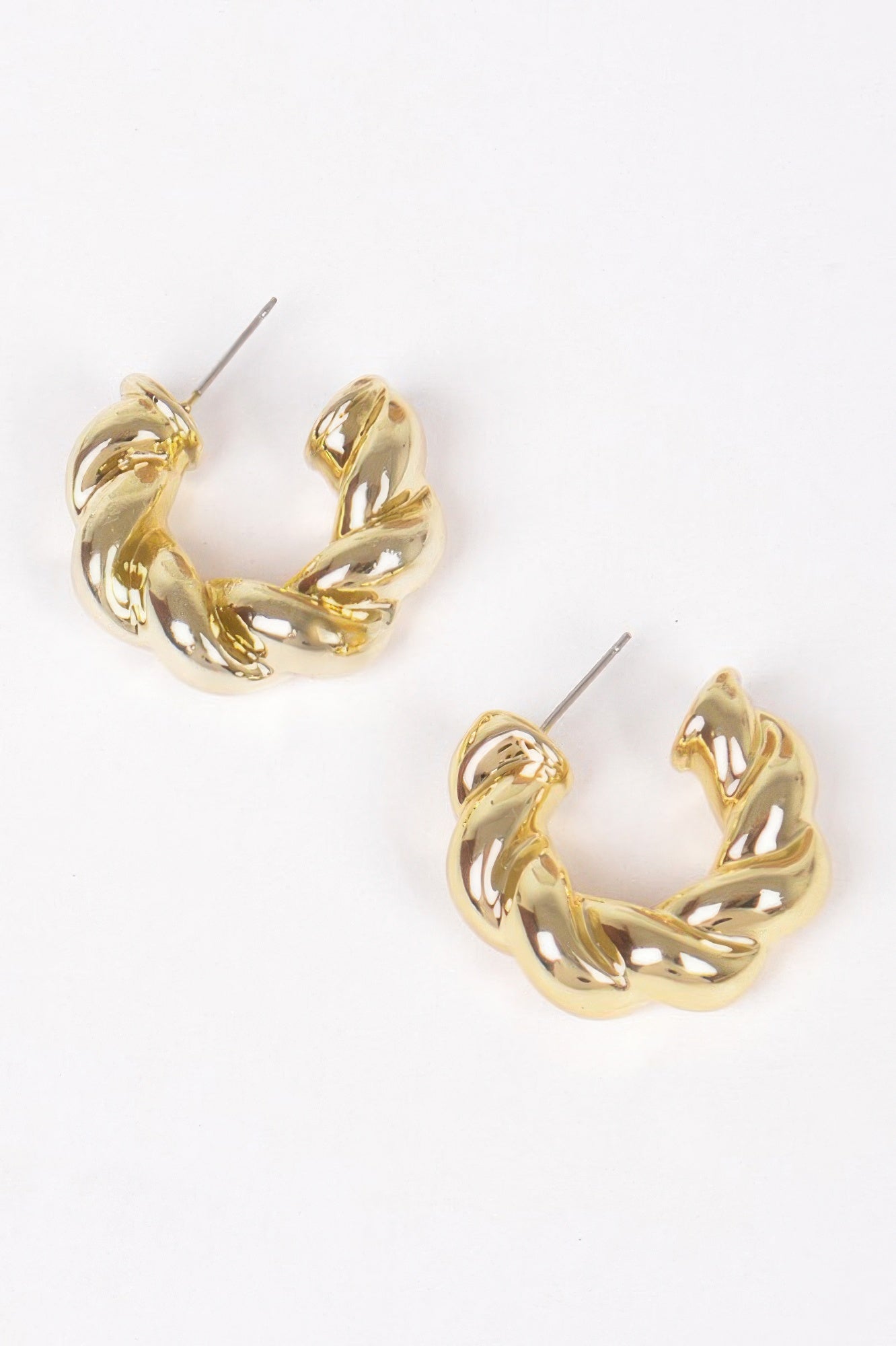 Ccb Hoop Earring, goldfarbene geschwungene Kettenglied-Hoops mit Stecker