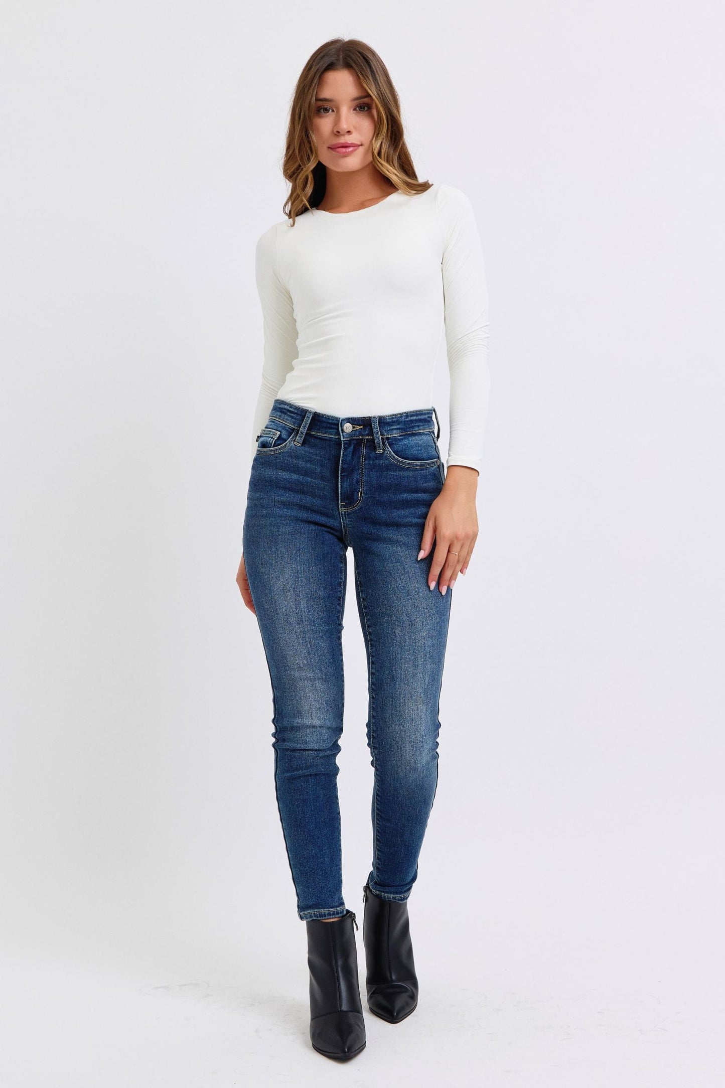 Judy Blue Full Size Mid-Rise Waist Skinny Jeans with Pockets - Tigbul's Variety Fashion Shop