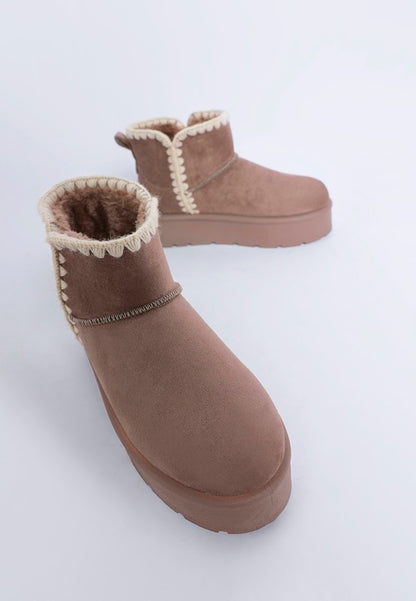 Rochas Scalloped Detail Snow Boots - Tigbul's Variety Fashion Shop